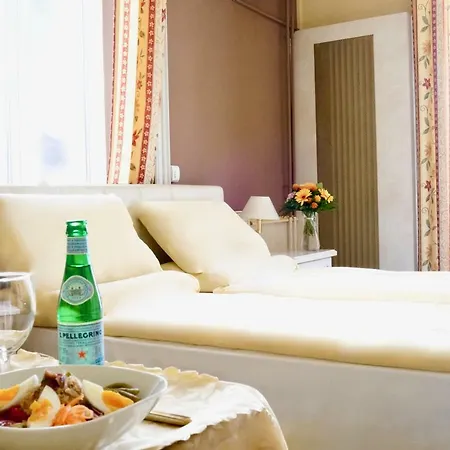 Victoria Hotel 3*