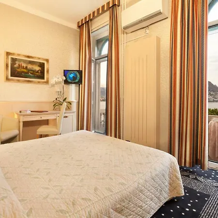 Victoria Hotel 3*