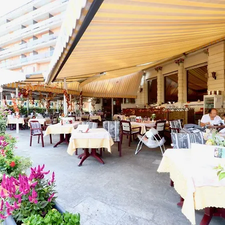 Victoria Hotel 3*